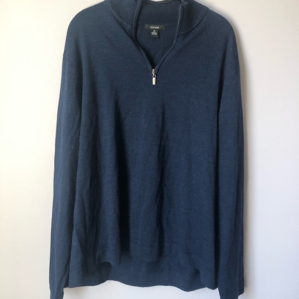 Men’s blue zipper pull over